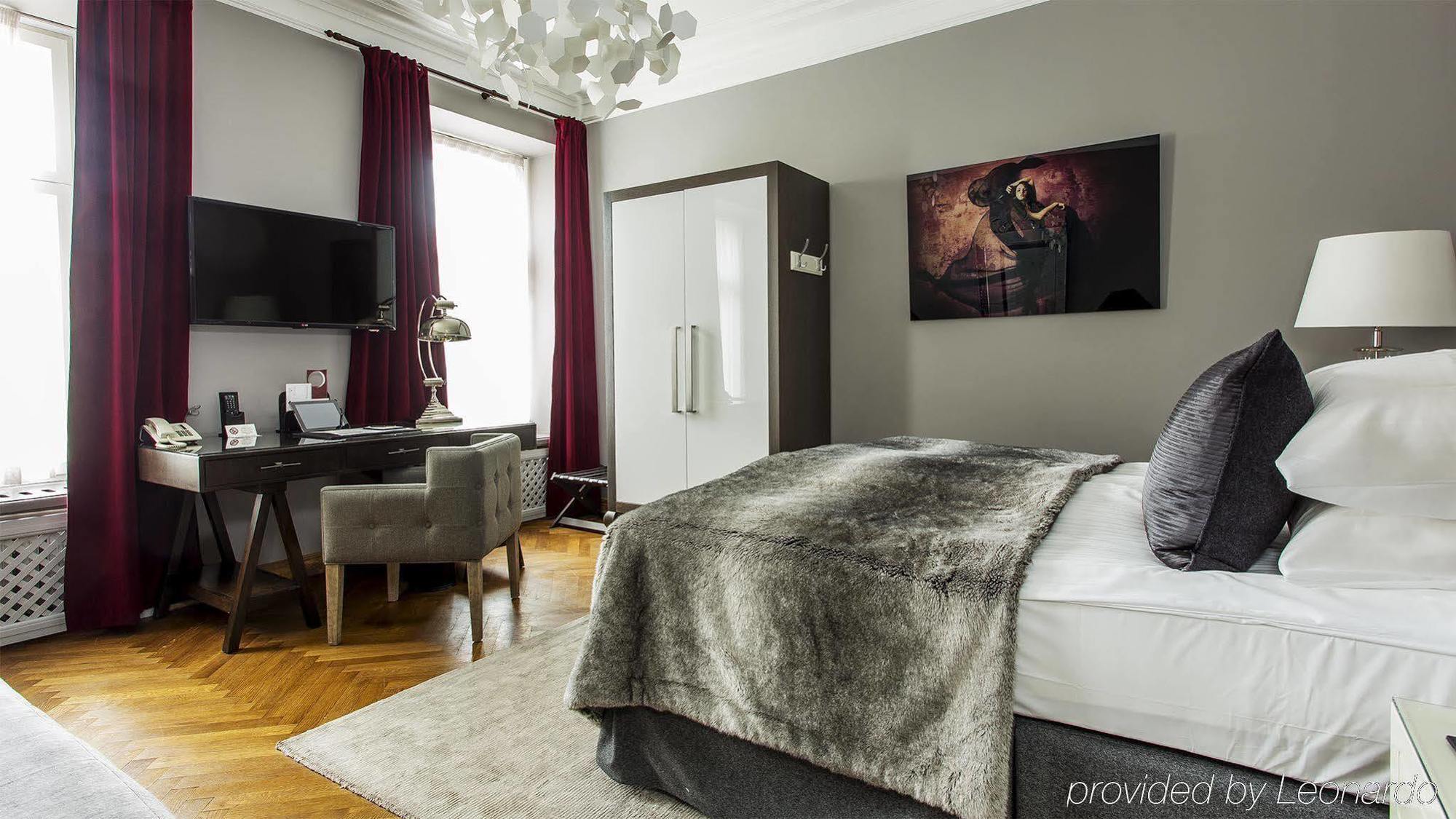 St. Petersbourg Hotel - Small Luxury Hotels Of The World Tallinn Kültér fotó