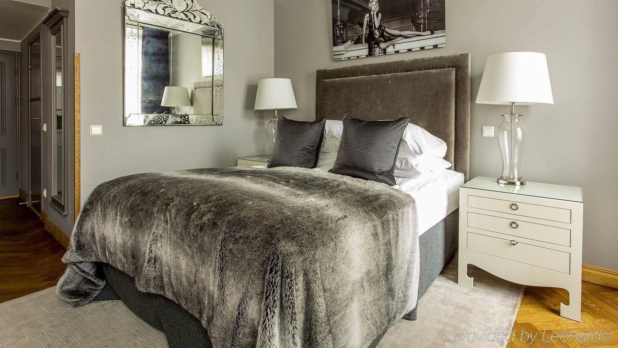 St. Petersbourg Hotel - Small Luxury Hotels Of The World Tallinn Kültér fotó