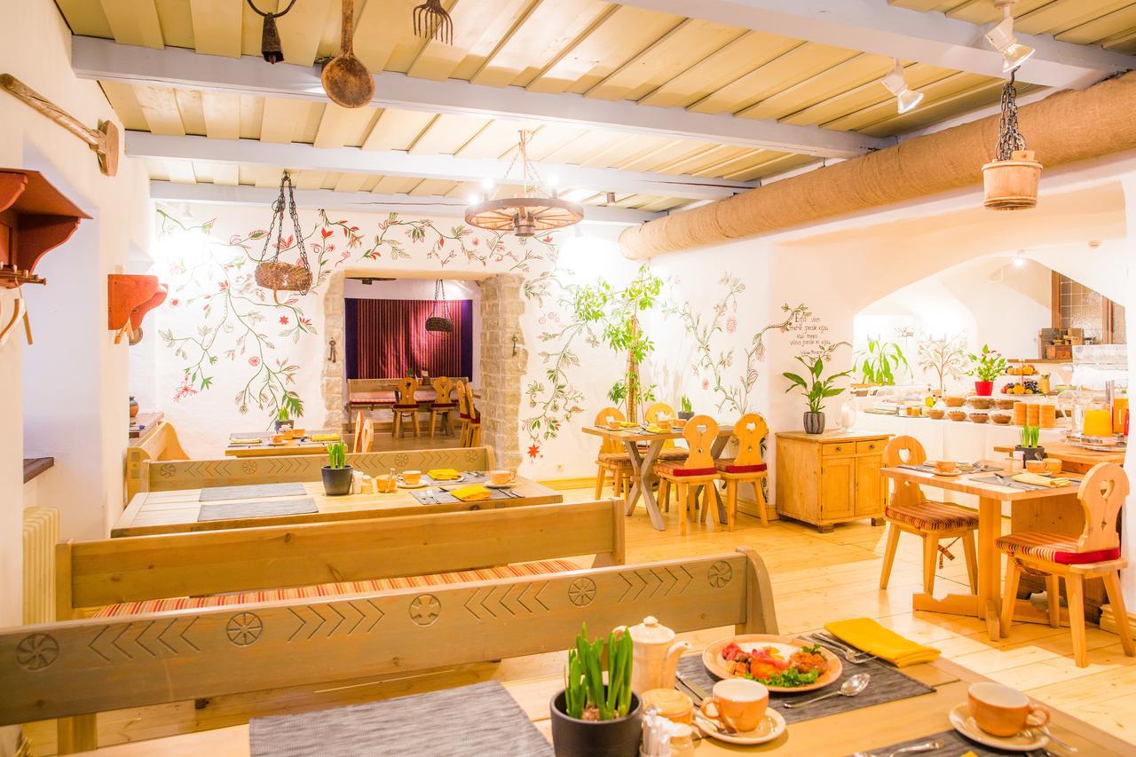 St. Petersbourg Hotel - Small Luxury Hotels Of The World Tallinn Kültér fotó
